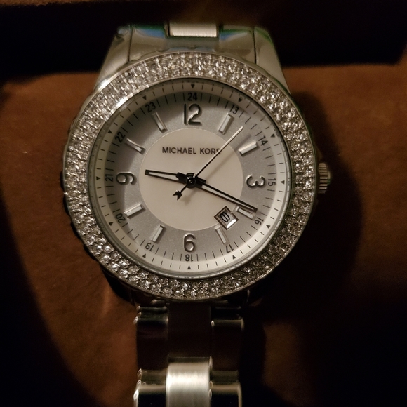 Michael Kors Link Watch- Sliver - Picture 2 of 7